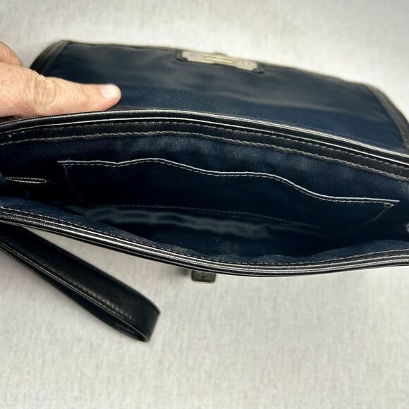 Coach Wristlet, Black Leather, Silver Hardware, Hangtag, Elegant. - Picture 5 of 5